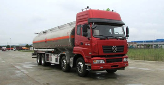 28噸東風(fēng)專用底盤(pán)前四后八鋁合金油罐車圖片 28噸東風(fēng)專用底盤(pán)前四后八鋁合金油罐車圖片