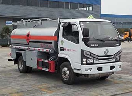 國(guó)六東風(fēng)多利卡5噸油罐車(chē)圖片 國(guó)六東風(fēng)多利卡5噸油罐車(chē)圖片