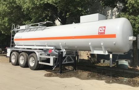 力神醒獅牌17.4方SLS9409GFWB型腐蝕性物品罐式運輸半掛車整車參數 力神醒獅牌17.4方SLS9409GFWB型腐蝕性物品罐式運輸半掛車整車參數