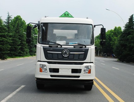 國(guó)六東風(fēng)天錦14.2方鋁合金運(yùn)油車(chē) 國(guó)六東風(fēng)天錦14.2方鋁合金運(yùn)油車(chē)