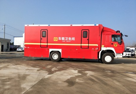 重汽豪沃四驅越野廁所車 重汽豪沃四驅越野廁所車